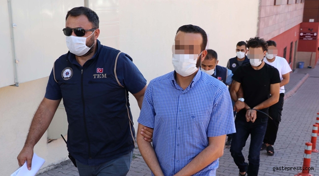 Kayseri'de DEAŞ şüphelisi 3 kişi adliyeye getirildi!