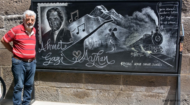 Kayseri'de tahta tebeşiri ile sanat eserlerini sergiliyor!