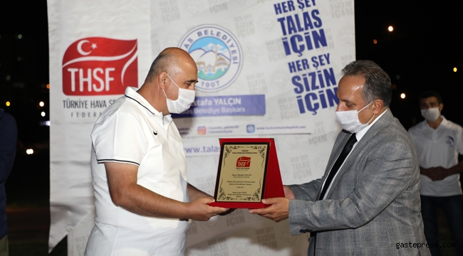 Kayseri Talas'da Paraşüt Şampiyonası Ödül Töreniyle Sona Erdi!