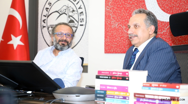 Kayseri Talas'ta 'Sanal Beyaz Masa'ya Sürpriz Konuk!