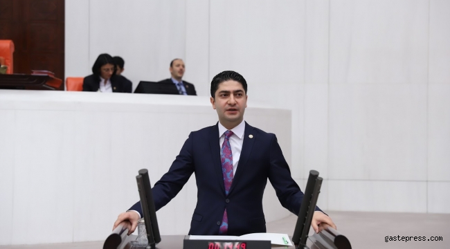 MHP'li Özdemir, Kayseri'deki futbol sahalarını Meclis gündemine taşıdı!