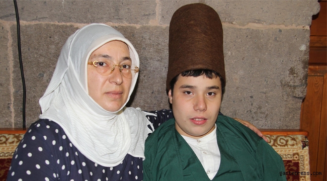 Otizmli Tarık, 1 yılda semazen oldu!