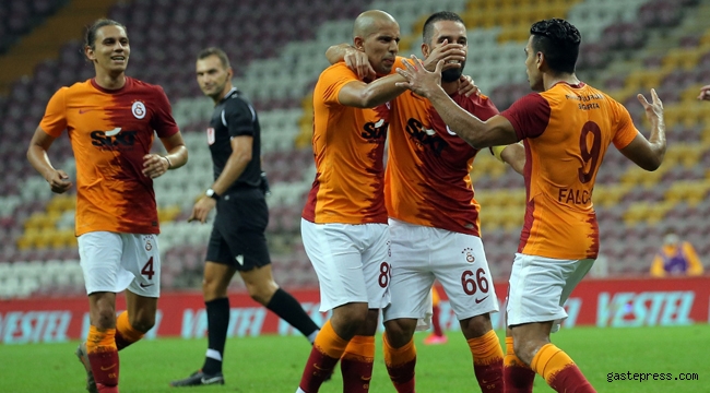 Galatasaray - Hajduk Split maçını şifresiz yayınlayan kanal var mı?