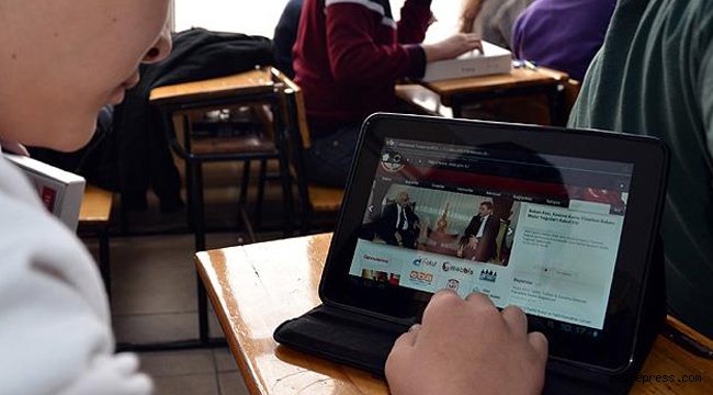 Kayseri Belediyelerinden Milli Eğitim Bakanlığı'na 10 Bin Tablet Desteği!
