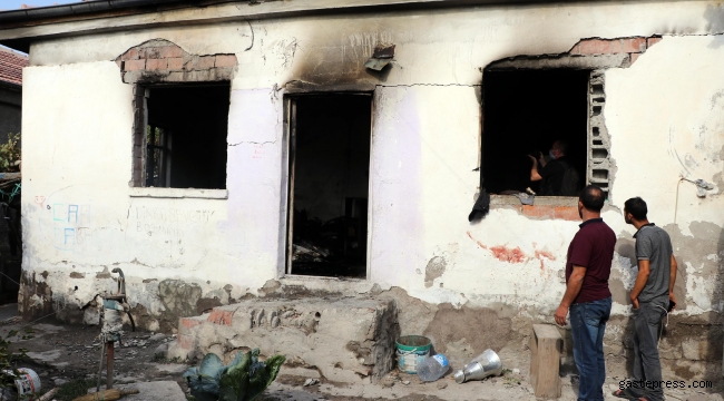 Kayseri'de, 6 kişilik ailenin evi yandı!
