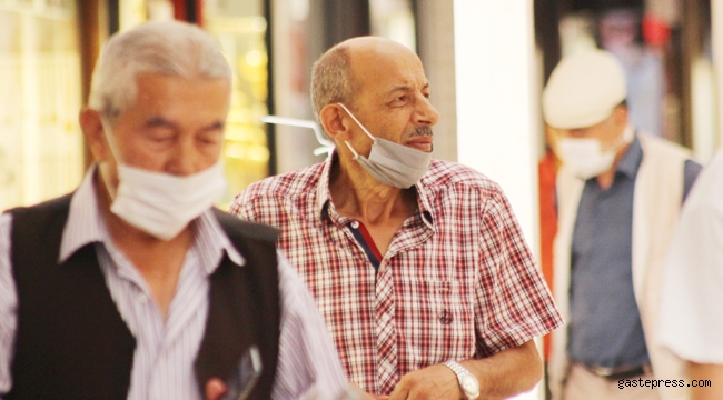 Kayseri'de çarşı pazarda maske ve sosyal mesafe ihlali!