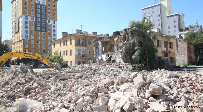 Kayseri'nin Sahabiye Mahallesi’ndeki metruk yapılar Başkan Büyükkılıç’ın talimatıyla yıkıldı