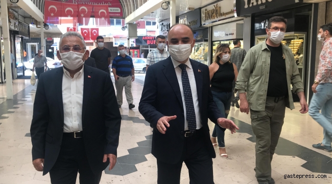 Koronavirüs tedavisi gören 80 yaşındaki kadın, 72 saatte 5 düğüne gitmiş!