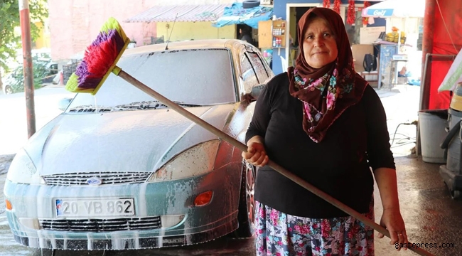 Oto yıkamacı Hülya teyze Denizli'de oğlunun emanetine sahip çıkıyor!