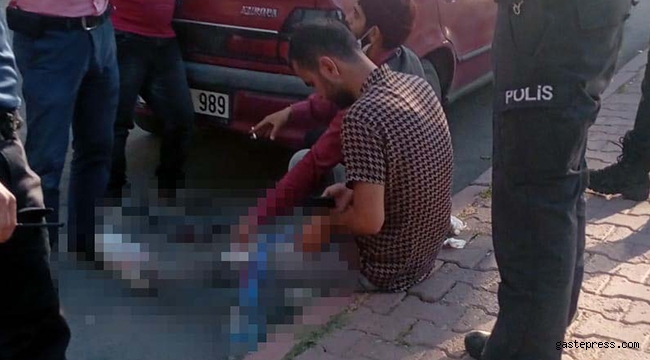 Yolda yürüyen genç bıçaklı saldırıya uğradı!