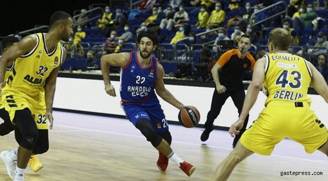 Anadolu Efes, THY Avrupa Ligi'nde ilk galibiyetini Alba Berlin'i yenerek aldı!