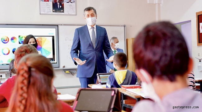 Milli Eğitim Bakanı Ziya Selçuk'tan 'ara tatil' açıklaması!