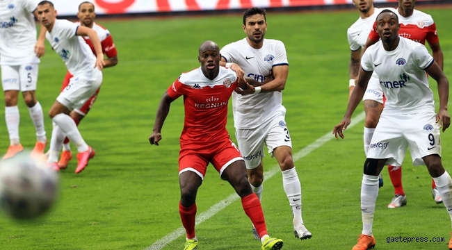 Antalyaspor 1 puanı duraklama anlarında kurtardı!