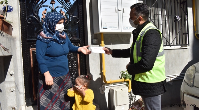 İzmir Bornova Belediyesi'nden yarım milyon maske!