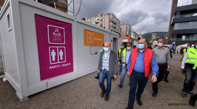 İzmir'de Başkan Tunç Soyer’den çadırdaki depremzedelere ziyaret! 