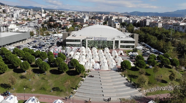 İzmir'de deprem çadırları kaldırılıyor!