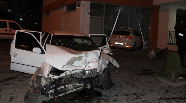 Kayseri'de iki otomobil çarpıştı: 7 yaralı