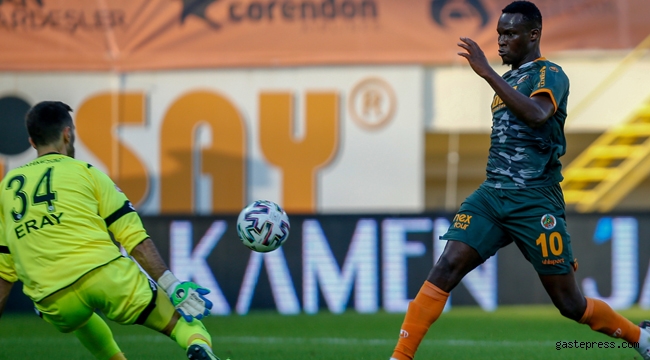 Konyaspor'u da deviren Alanyaspor namağlup liderliğini sürdürdü!