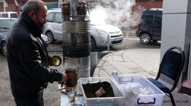 Erzurum'da Pandemide kahveler kapandı, semaverler sokağa kuruldu!