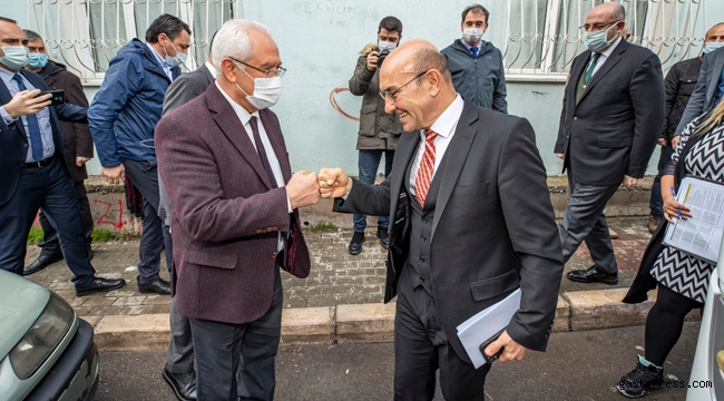 İzmir'de, Başkan Tunç Soyer yurttaşların sorunları için Karabağlar’daydı!
