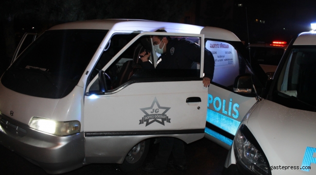 Kayseri’de sokağa çıkma kısıtlamasına uymayan ehliyetsiz sürücüye 9 bin 650 TL ceza!