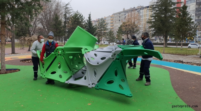 Kayseri Melikgazi'de 80 Park İçin Yeni Oyun Grupları!