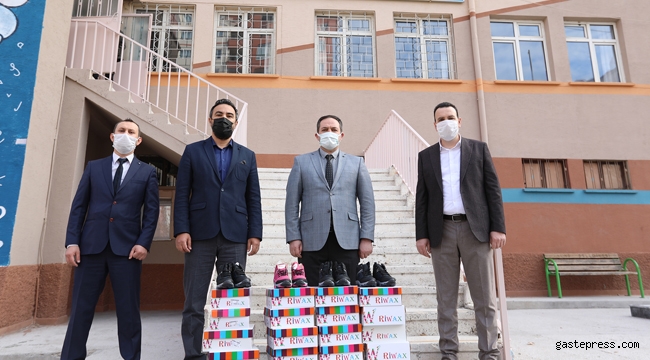 Kayseri Talas'ta Kışlık Ayakkabılar Sahiplerine Teslim Edildi!