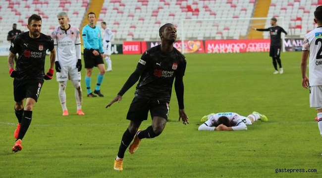 Sivasspor, evinde ilk galibiyetini Gençlerbirliği karşısında aldı!