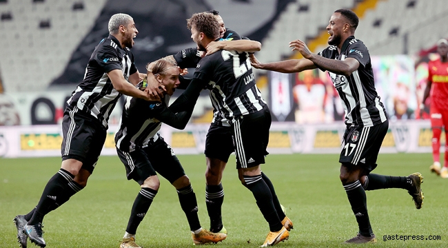 Beşiktaş zorlansa da Göztepe engelini de geçti! 
