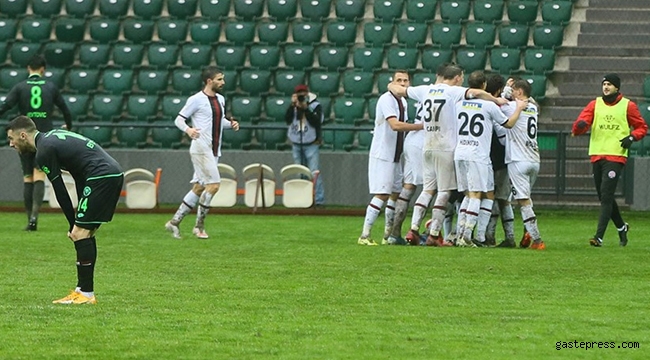 Fatih Karagümrük, Konyaspor'u ikinci yarıdaki gollerle mağlup etti!