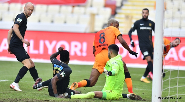 Galatasaray, Malatya'dan mutlu dönüyor!