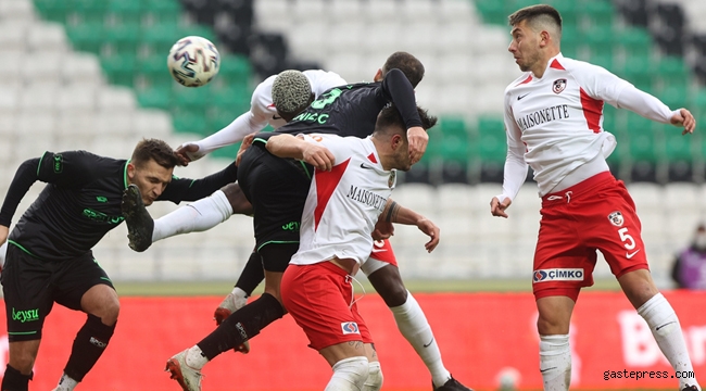 Gaziantep'i eleyen Konyaspor çeyrek finaldeki yerini aldı!