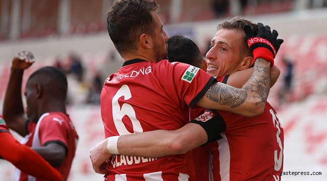Gaziantep'in yenilmezlik serisi Sivas'da son buldu!