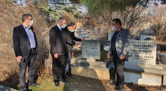 Gelecek Partisi Muzaffer Sarıözen'i Kabri Başında Andı!