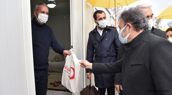 İzmir Bornova'da Başkan İduğ, konteyner kenti unutmadı!