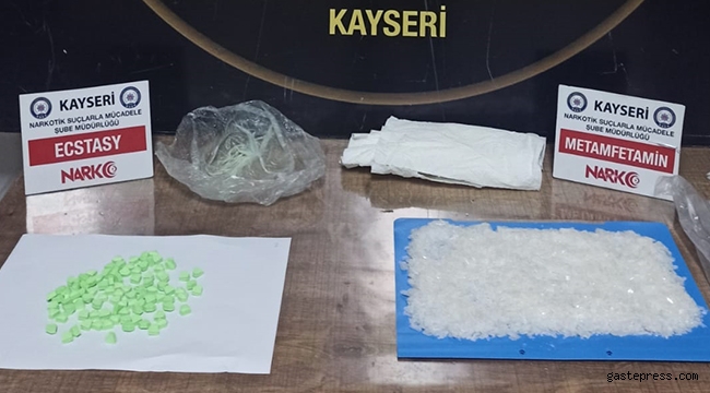 Kayseri-Ankara Karayolunda yapılan kontrollerde bir araçtan 260 gram uyuşturucu çıktı!