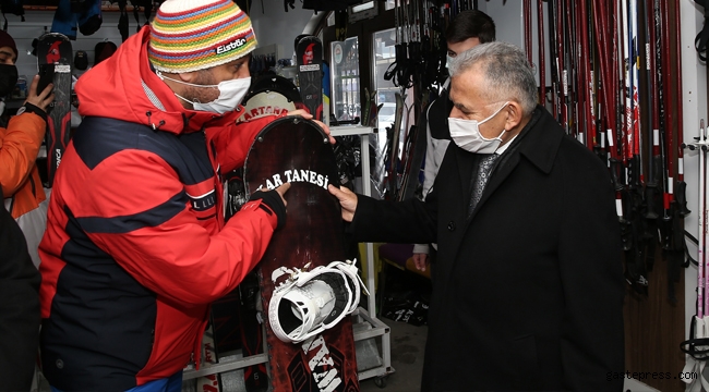 Kayseri'de Başkan Büyükkılıç'a Zirvede Esnaflardan Sıcak Karşılama!