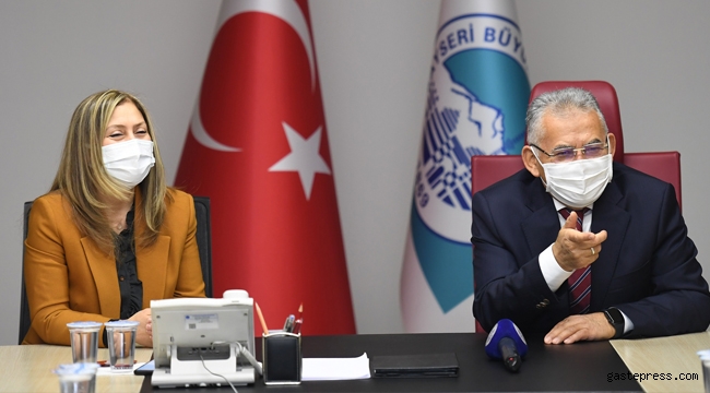 Kayseri'de Başkan Büyükkılıç, Ak Parti Kayseri Kadın Kolları'nın Yeni Yönetimini Kabul Etti!