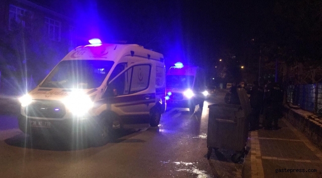 Kayseri'de bıçaklı kavga: 2 yaralı!