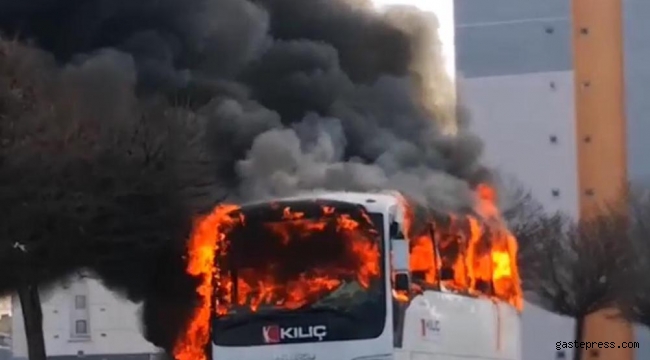 Kayseri'de boş işçi servisi yandı!