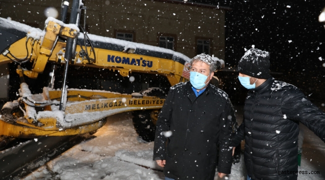 Kayseri Melikgazi Belediye Başkanı Mustafa Palancıoğlu Karla Mücadele İçin Sahadaydı!