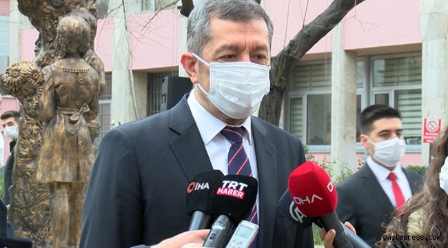 On binlerce okulumuzda bugün İstiklal Marşı okundu!