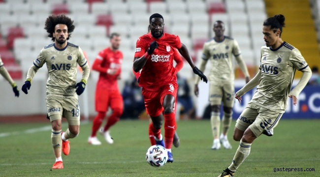Sivasspor'dan Fenerbahçe'ye zirve çelmesi!