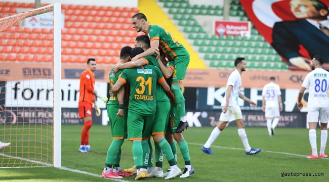 Alanyaspor, Rizespor'u 2-1'lik skorla geçti!
