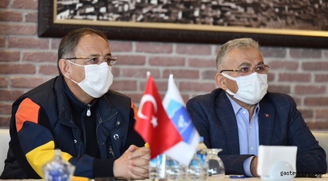 Başkan Büyükkılıç'tan Özhaseki'ye Zirvede 'Yatırım' Sunumu!