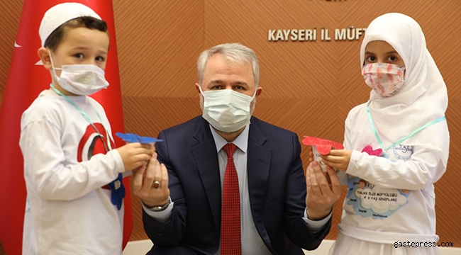 Diyanet Vakfına minik öğrencilerden destek!