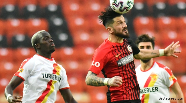 Gaziantep FK, sahasında konuk ettiği Göztepe'yi ikinci yarıda geçti!