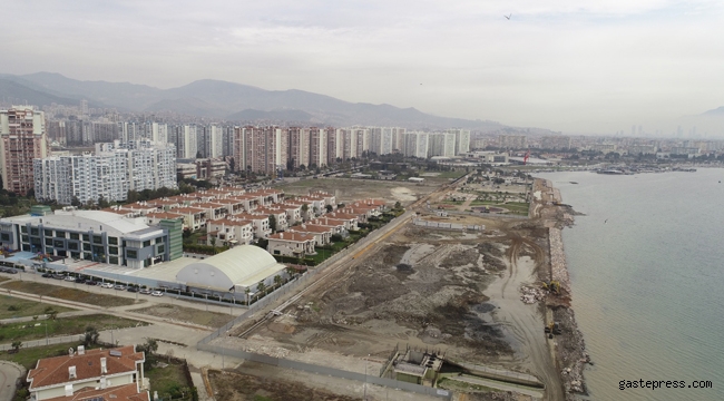 İzmir Mavişehir’deki kıyı projesinde yoğun tempo!