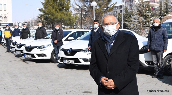 Kayseri'de Doktor Başkandan Filyasyon ve Aşılamaya 24 Yeni Araç!