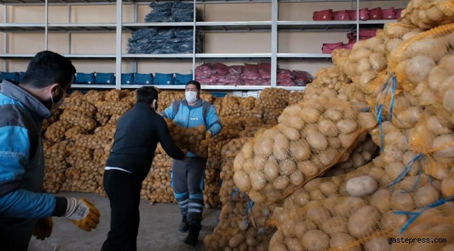 Kayseri Kocasinan Belediyesi'nden İhtiyaç Sahiplerine 80 ton Patates!